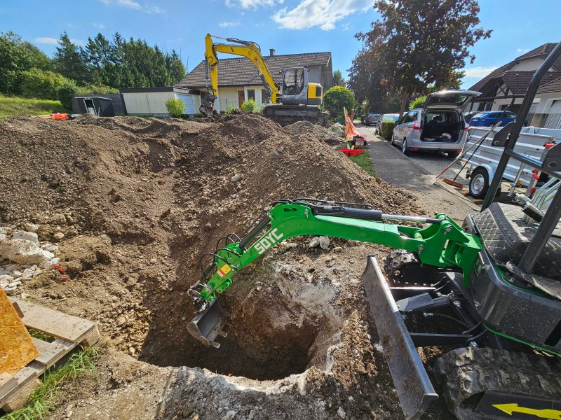 Customers use this mini excavator as a complement to larger excavators.