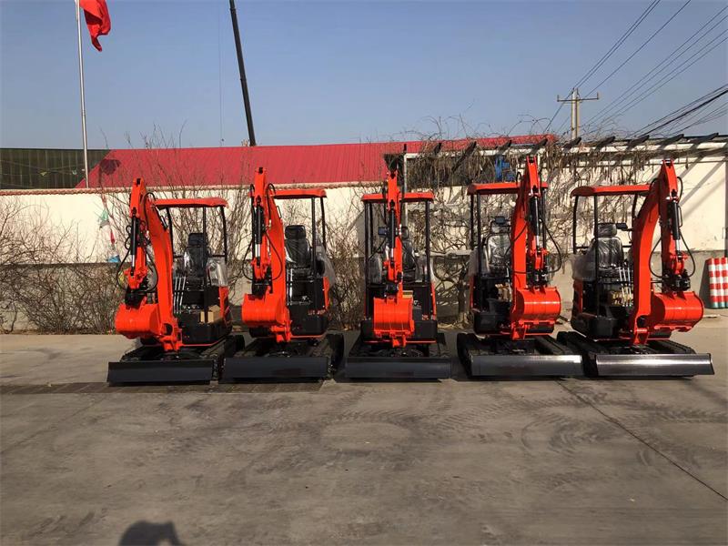 7 مزايا لاستخدام الحفارة الصغيرة 7 advantages of using a mini excavator