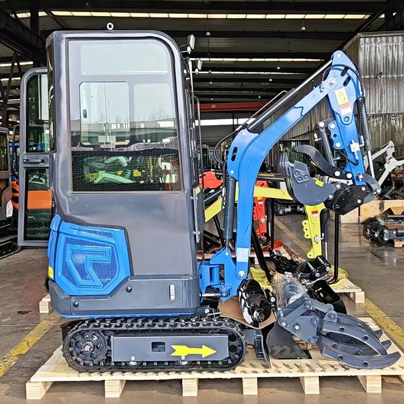 YC-12 1.2 ton mini excavator shipped in wooden crate