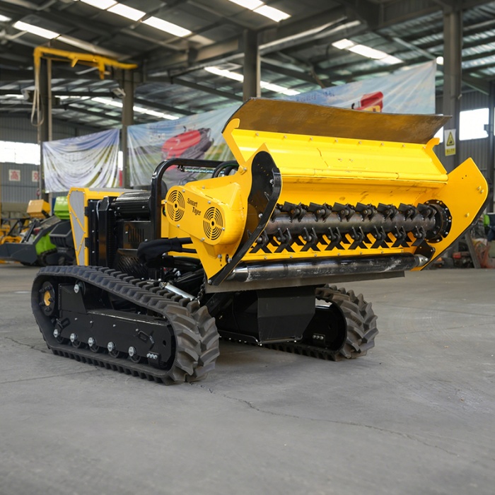 Crawler type remote-controlled hydraulic platform lawn mower