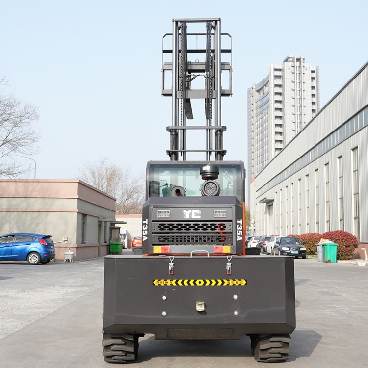 Rough terrain forklift 3.5 ton