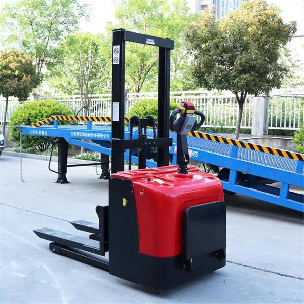 YC-2000kg Electric Stacker