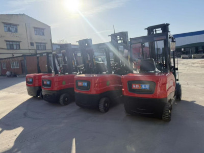 3 T ELETTRICA FORKLIFT ELETTRIC