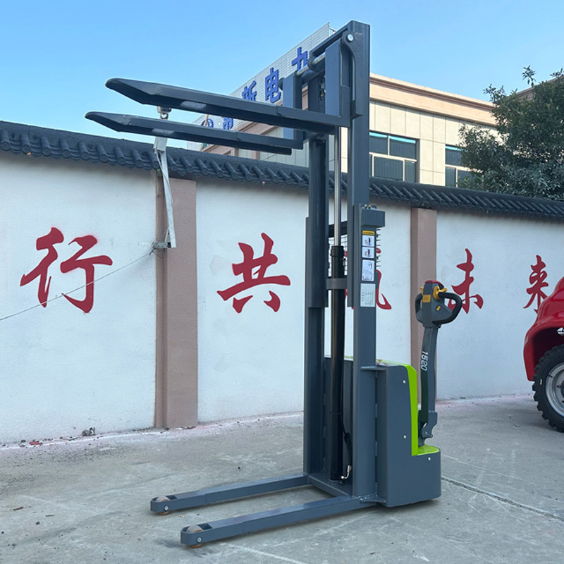 1.5 Ton Electric Stacker