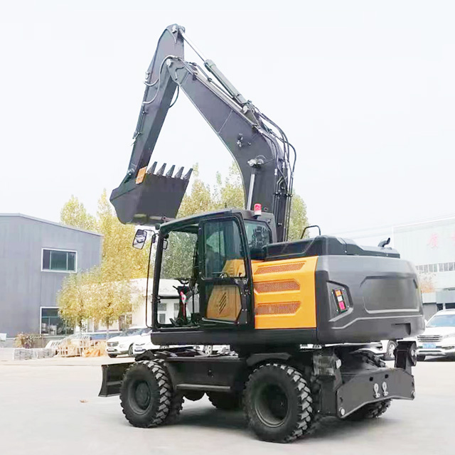 Pelle sur pneus de 15 tonnes