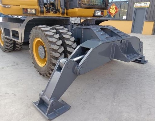 escavatore gommato escavatore gommato