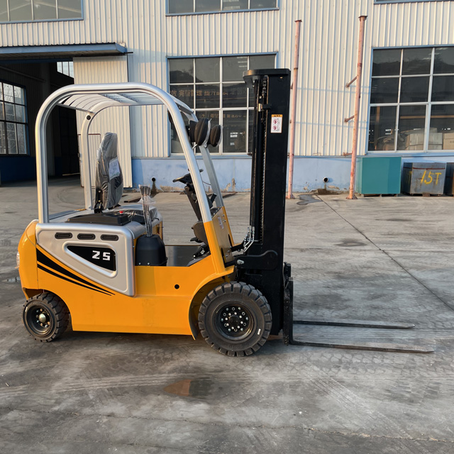Xe nâng điện 2.5 tấn