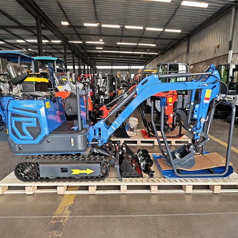 YC-12 1.2 ton mini excavator shipped in wooden crate