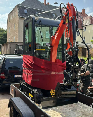 1.5 tonne excavator with cab