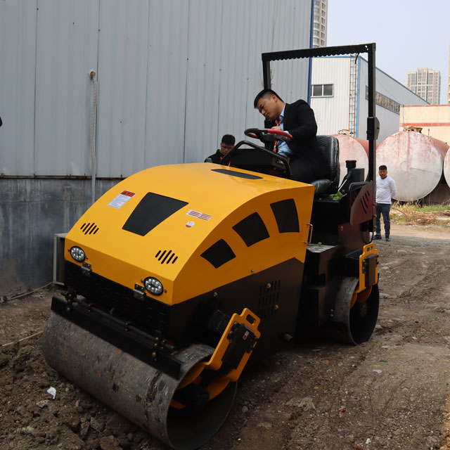 YC-3T Hydraulic Vibratory Road Roller